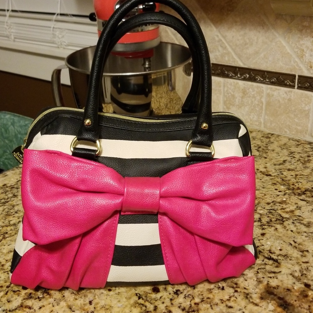 Bestey Johnson Purse